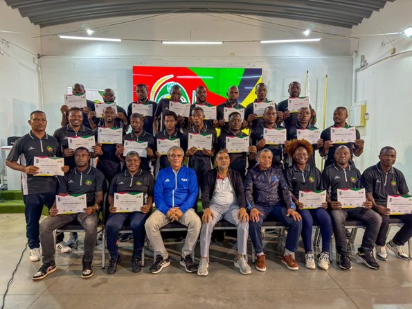 FMF forma mais 24 treinadores com Licença CAF “B”