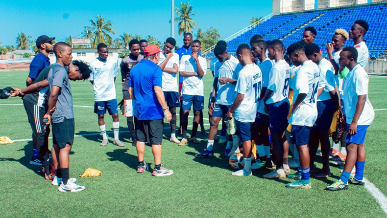 Luís Guerreiro prossegue observação de talentos em Sofala